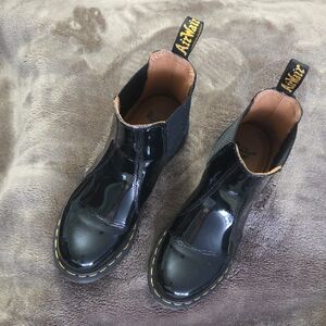 Ladies DR. MARTENS boots